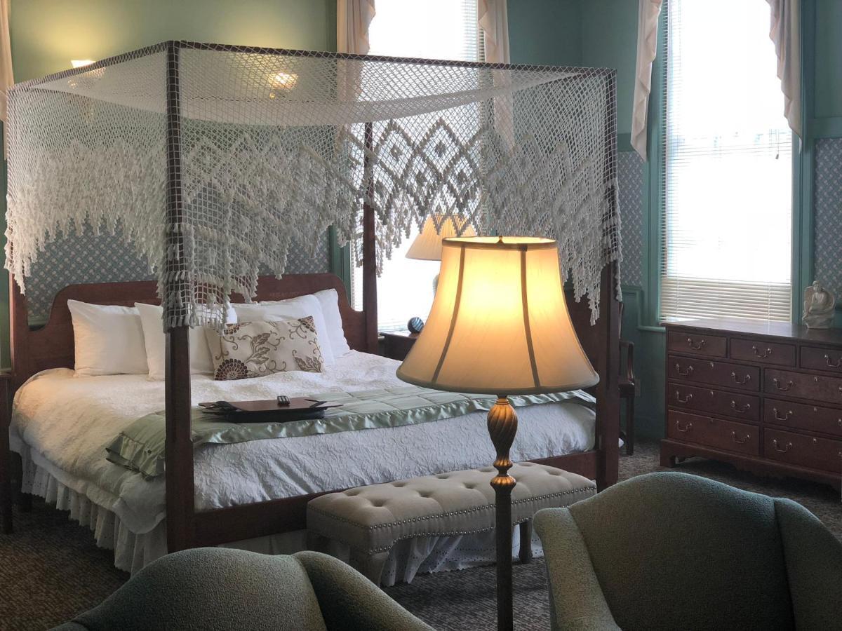 Chambery Inn ลี ภายนอก รูปภาพ