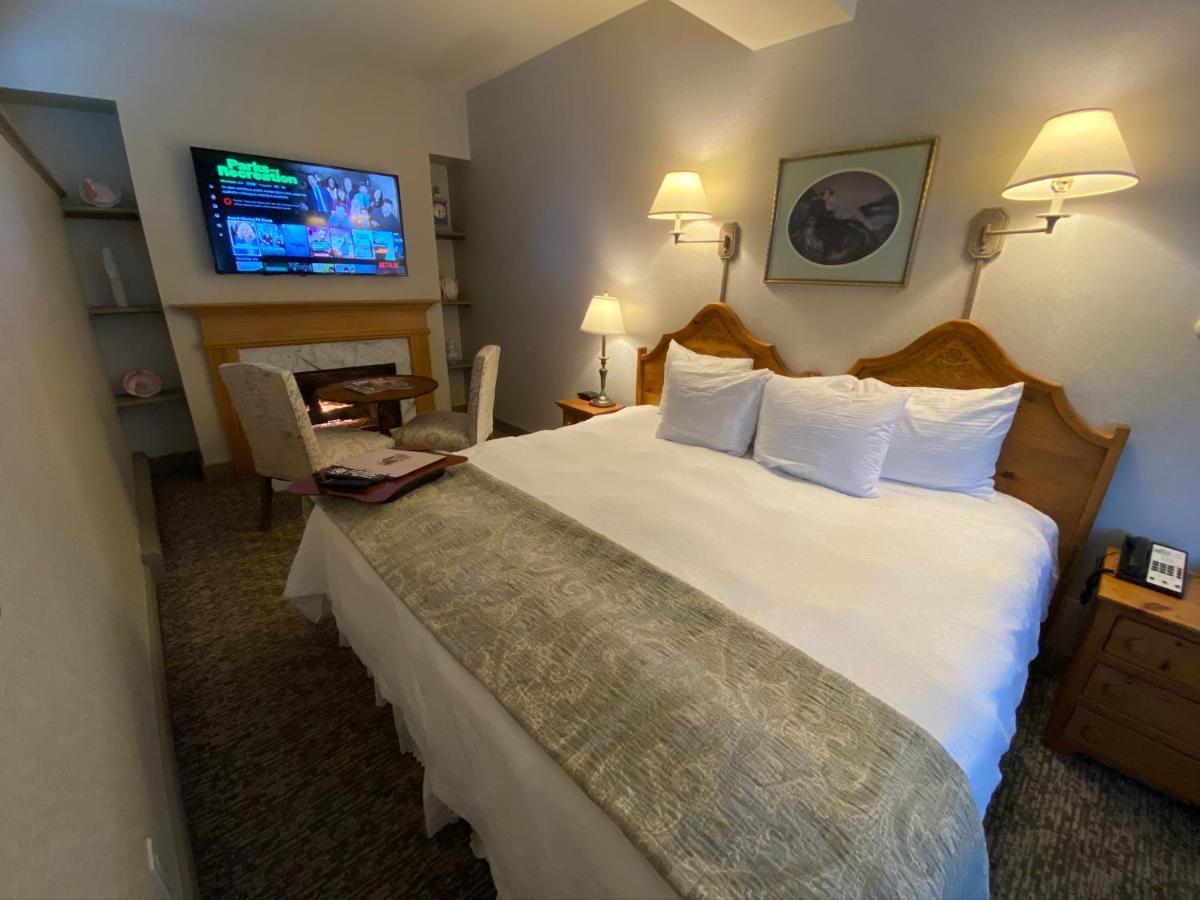 Chambery Inn ลี ภายนอก รูปภาพ