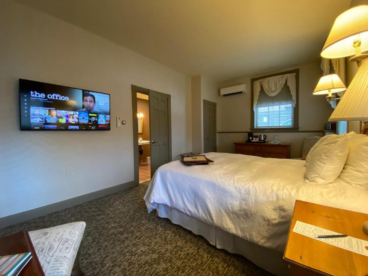Chambery Inn ลี ภายนอก รูปภาพ