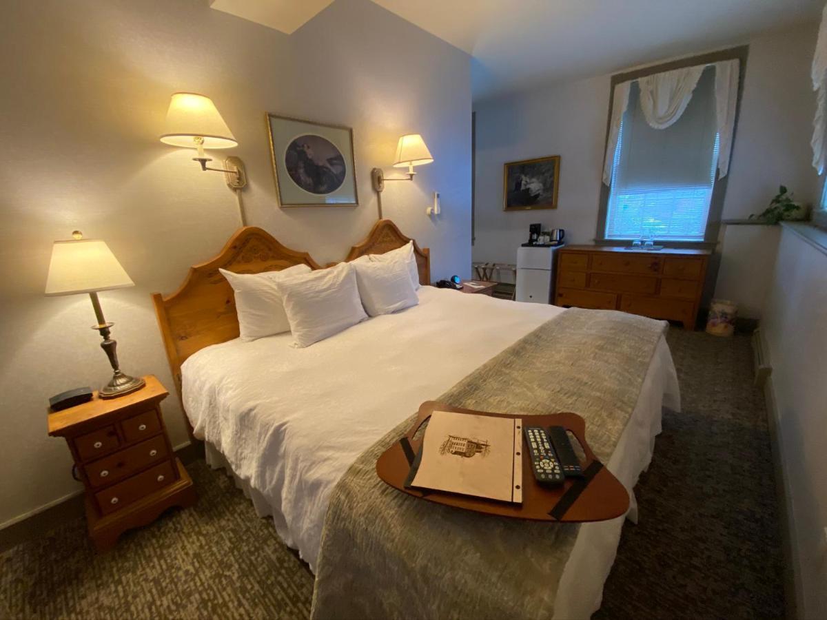 Chambery Inn ลี ภายนอก รูปภาพ