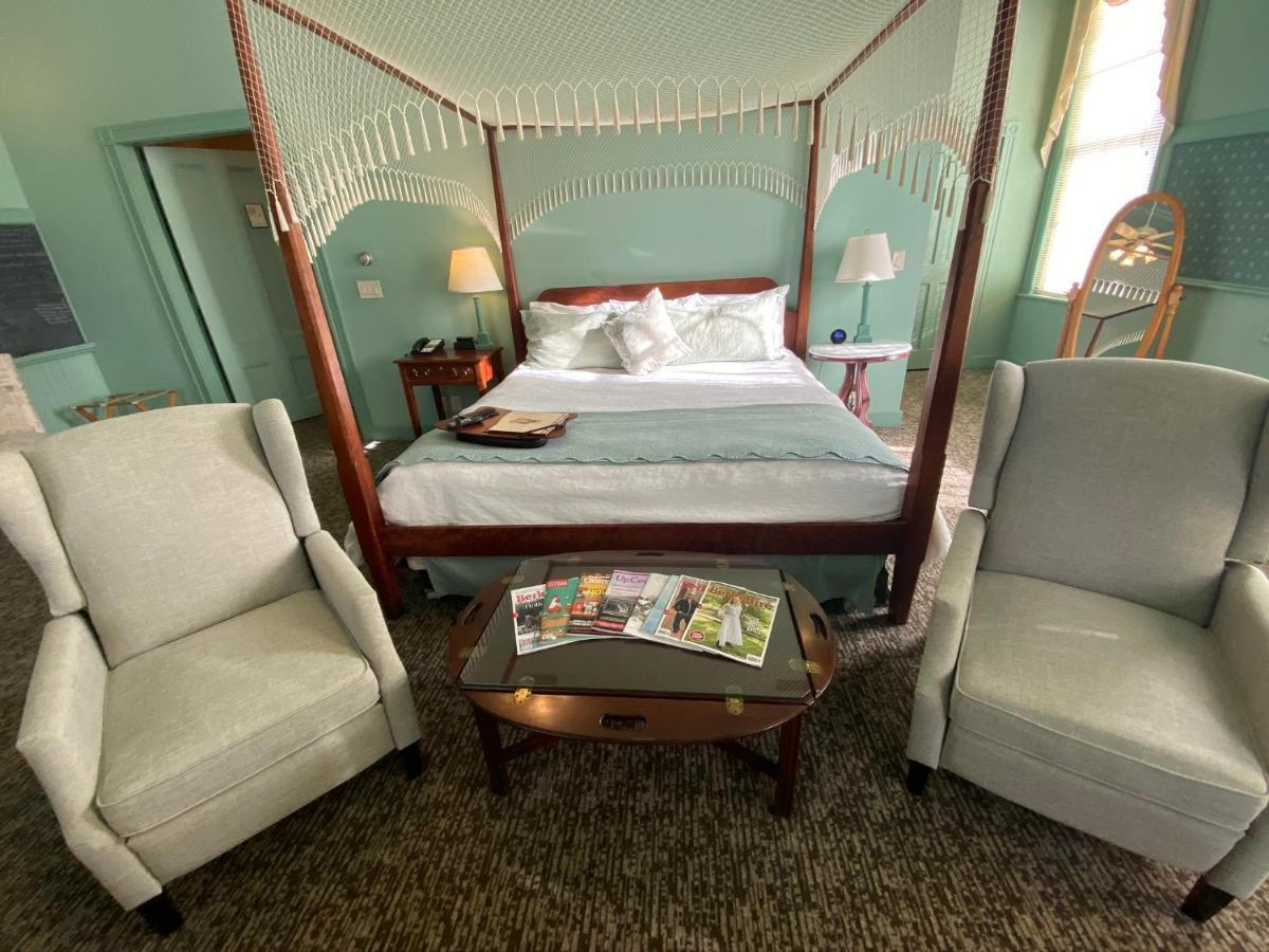 Chambery Inn ลี ภายนอก รูปภาพ